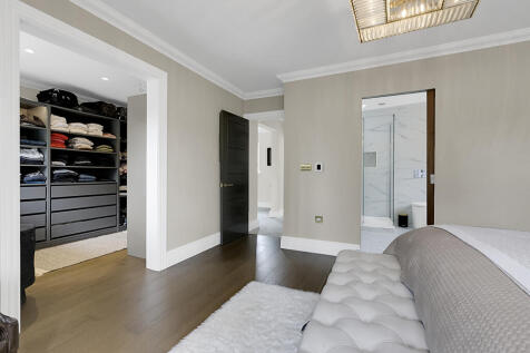 Master bedroom with dressing room and en-suite