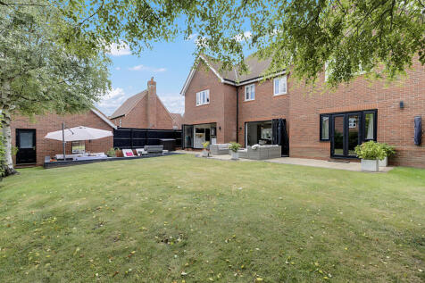 Back garden with sunken area for privac