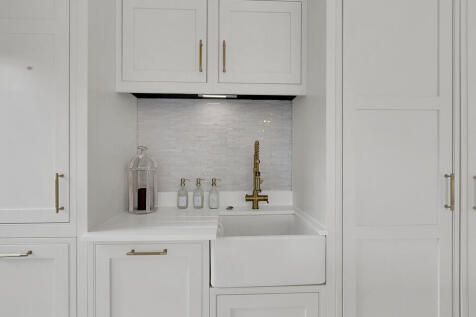 Utility area with boiling water tap