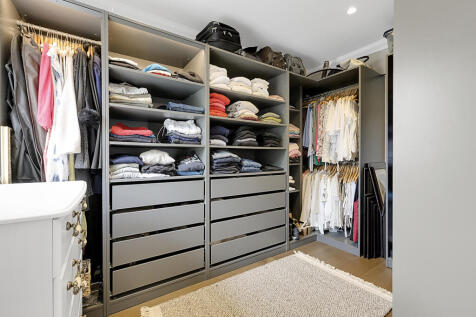 Walk in dressing Room - master bedroom