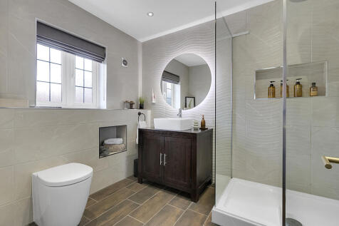 Second master bedroom en-suite