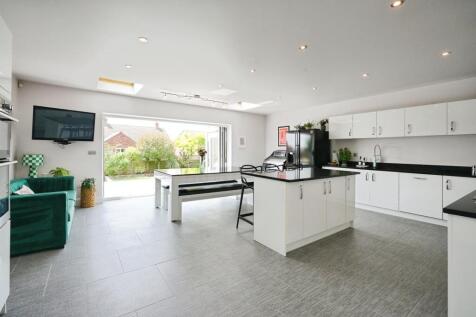 Open Plan Kitchen/Dining Area