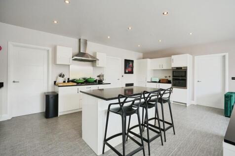 Open Plan Kitchen/Dining Area