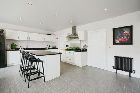 Open Plan Kitchen Dining Area