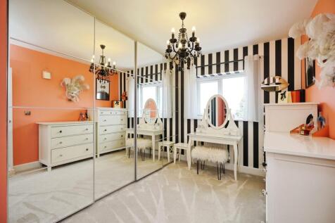 Dressing Room / Double Bedroom 2