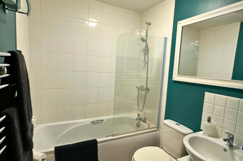 Bathroom.jpg