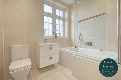 First Floor Bathroom Suite