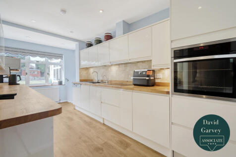 Fitted Kitchen