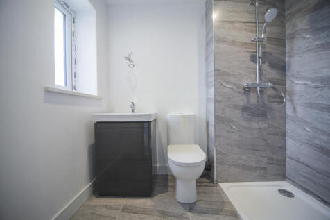 Ensuite 1.jpg