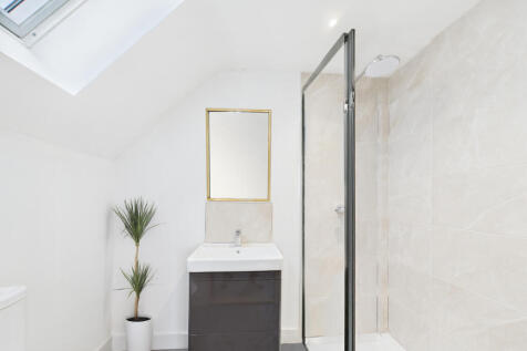 Master En-Suite.jpg
