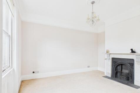 Living Room.jpg