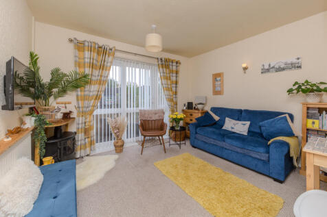 loune gf bedroom.jpg