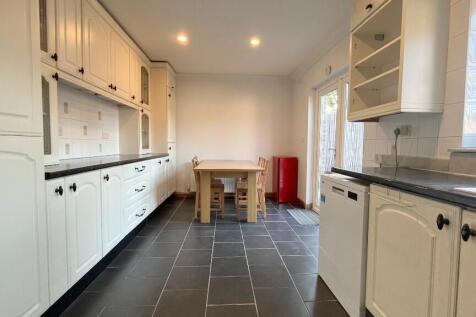 Dining/Kitchen