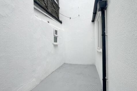 Rear Patio Garden