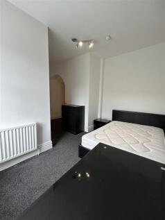 Room 4, Flat 2