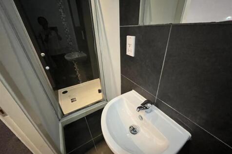 Room 2 Ensuite