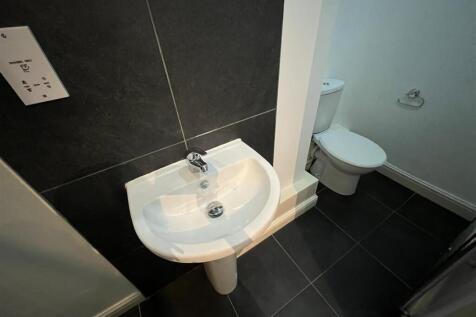 Room 2 Ensuite