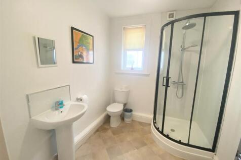 First Floor Bath.jpeg