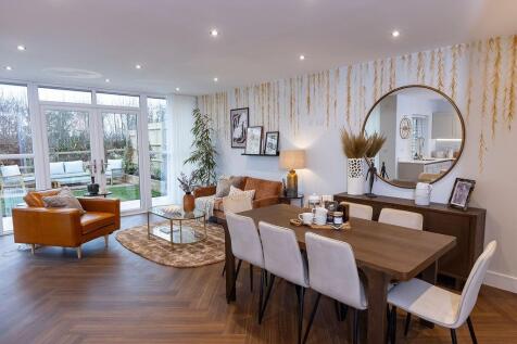 Eg. Dining / Sun lou