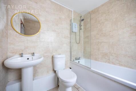 Flat 2_40 St James Street_240325_WM-6.jpg