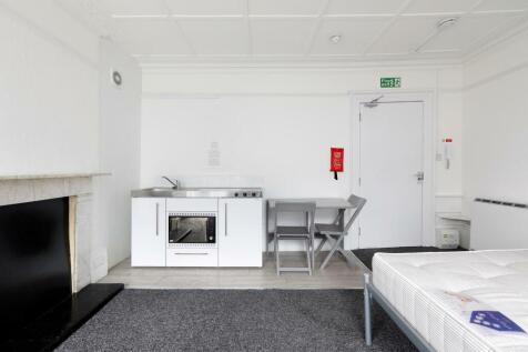Studio Room