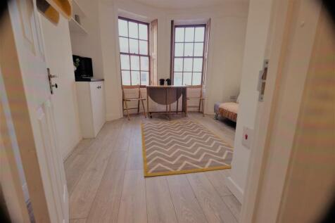 Studio Room