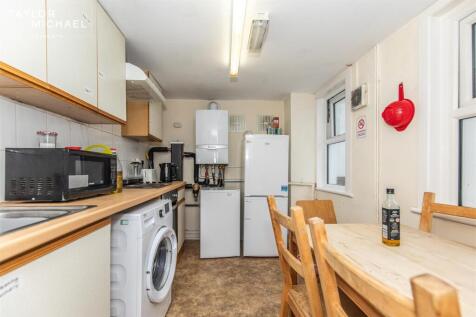 Shared Kitchen 2