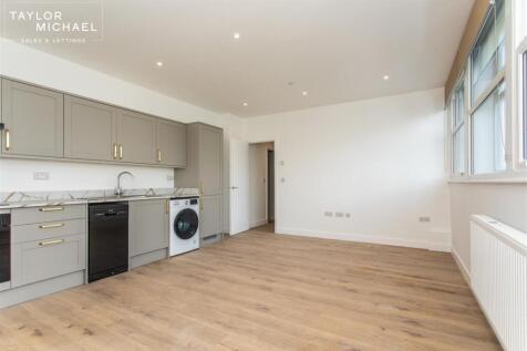 Living Room / Kitchen