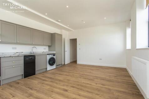 Living Room / Kitchen
