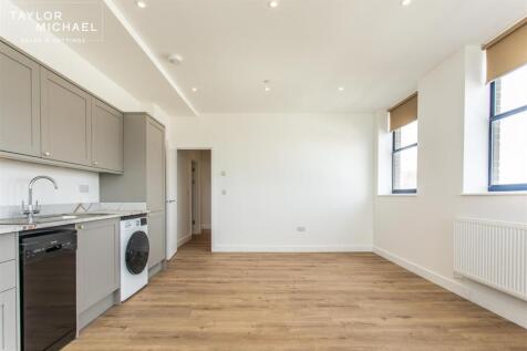 Living Room / Kitchen