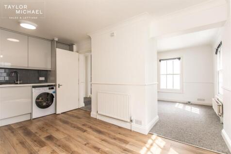 Kitchen / Dining Area