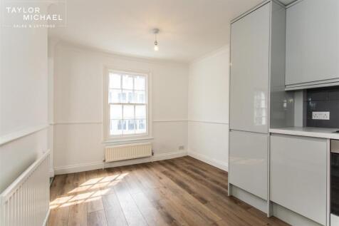Kitchen / Dining Area