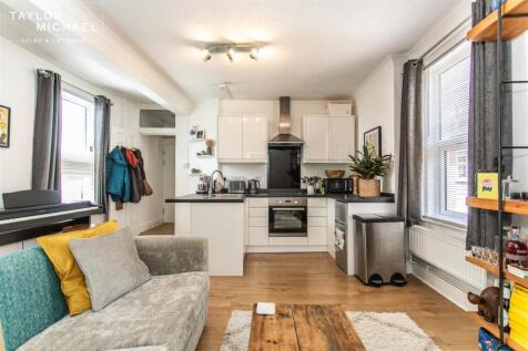 Kitchen / Living Room