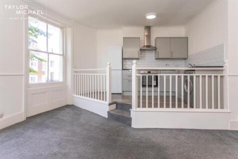 Kitchen and Livingroom
