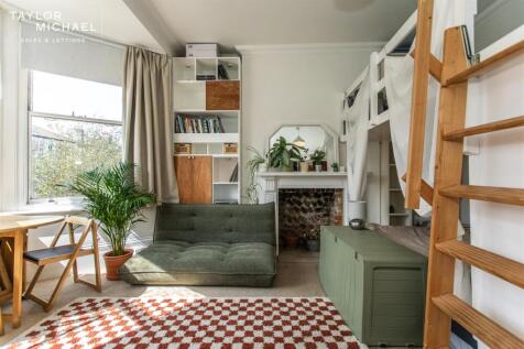 Studio Room