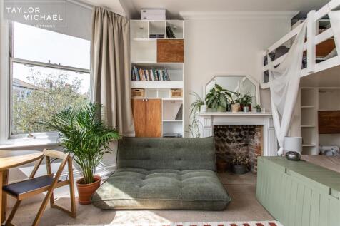 Studio Room