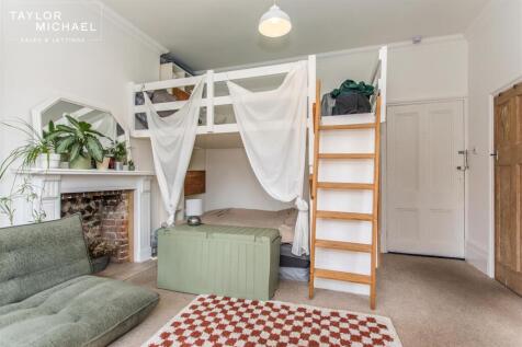 Studio Room