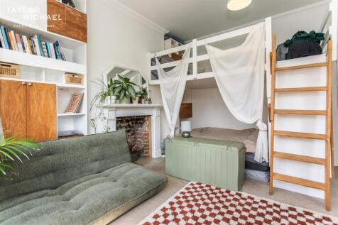 Studio Room