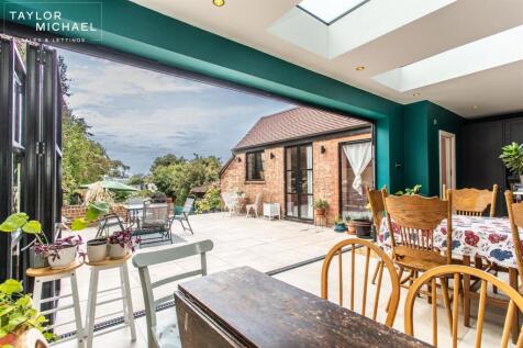 Dining Area / Patio
