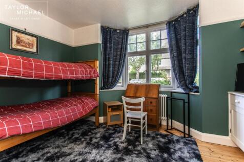 Living Room / Bedroom