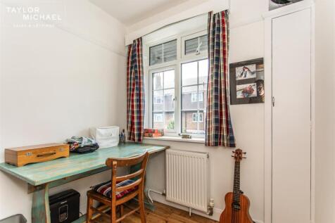 Bedroom / Office