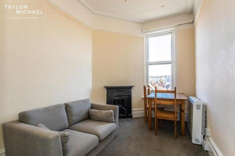 Living Room / Bedroom