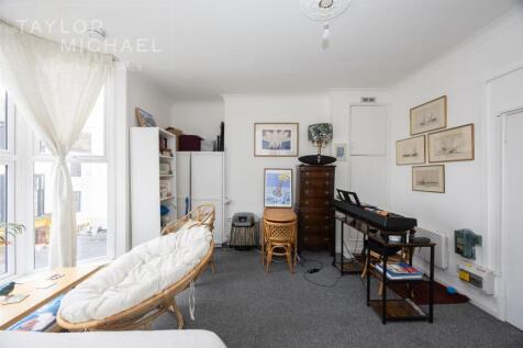 Studio Room