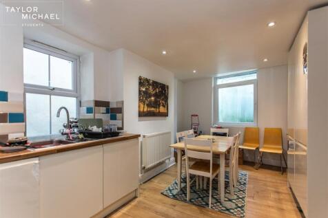 Kitchen / Living Room