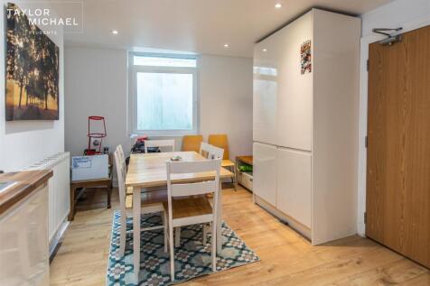 Kitchen / Living Room