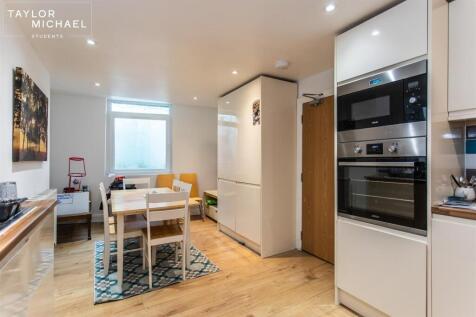 Kitchen / Living Room