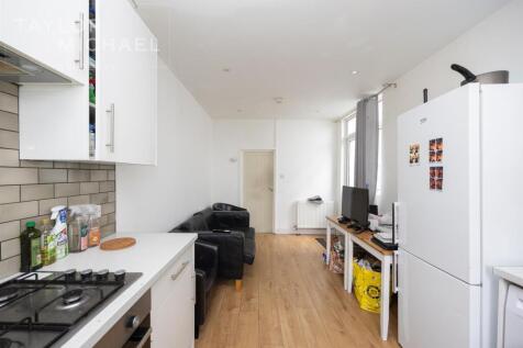 Living Room / Kitchen