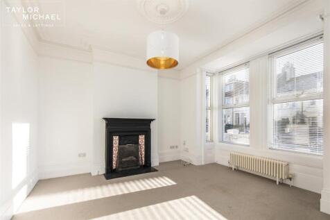 Bedroom / Living Room