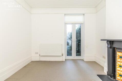 Bedroom / Living Room