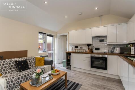 Kitchen / Living Room